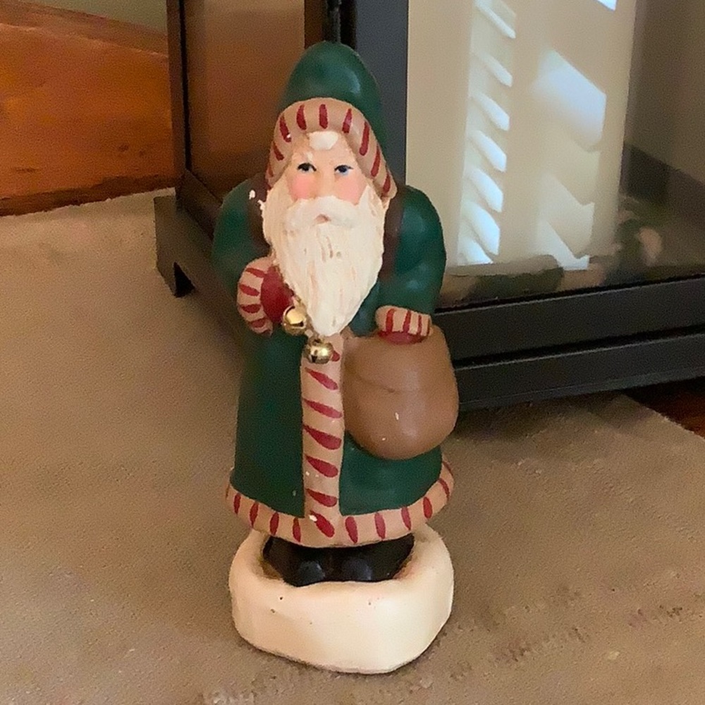 Handcrafted “Apple Basket” Santa